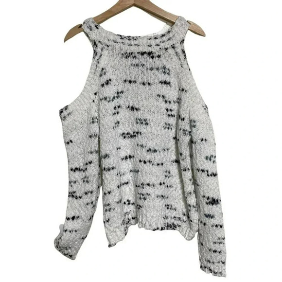 Design Lab Lord & Taylor L white‎ with black cold shoulder sweater - Picture 3 of 6